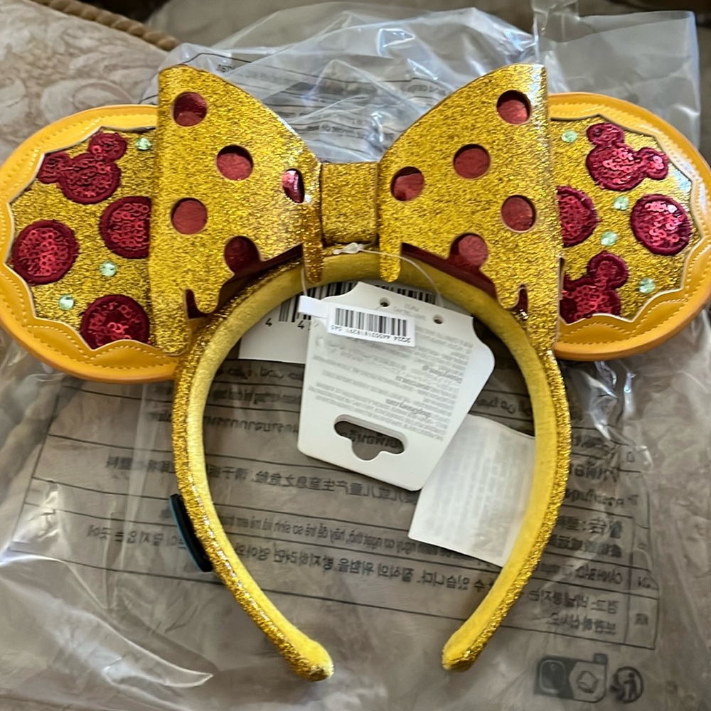 Disney Eats Ears Pizza